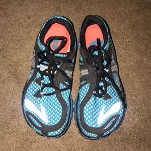brooks running shoes
